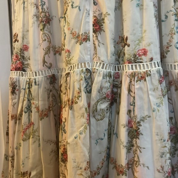 Kitten D’amore. Designed in Australia. AU Size 6 - Picture 11 of 12